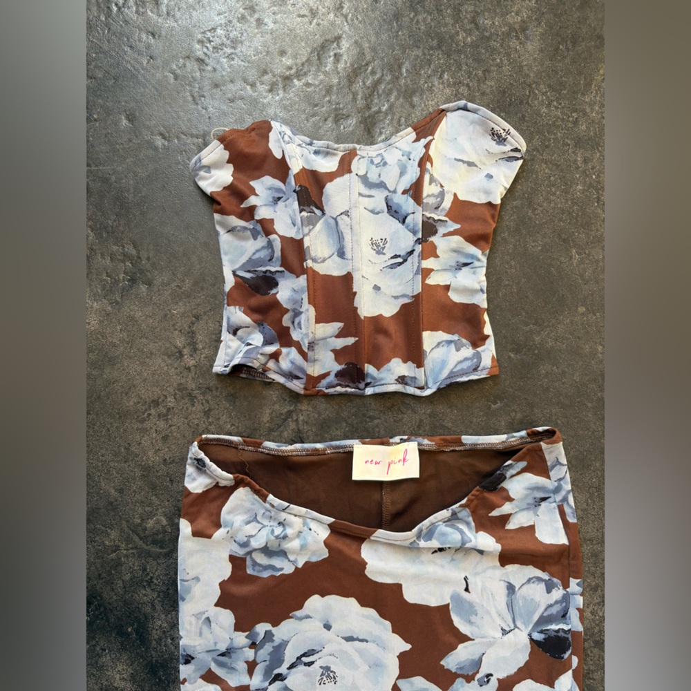 Floral Set - Picture 2 of 6